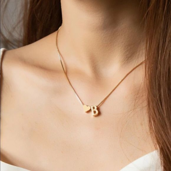 Jewelry - Gold chain necklace initial letter B gold heart charm